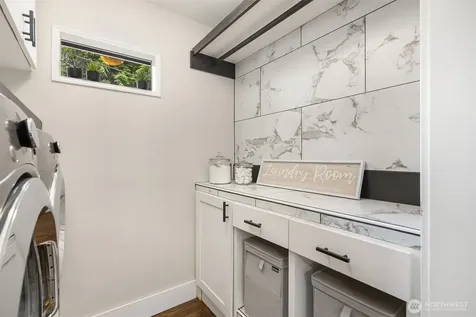 10430 NE Cascade Avenue Bainbridge Island WA 98110