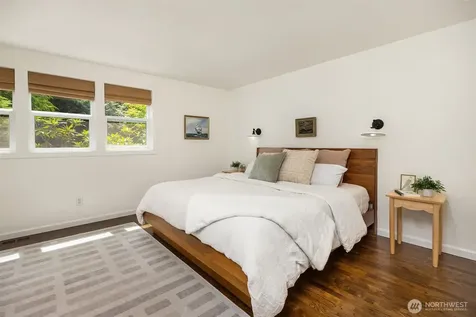 10430 NE Cascade Avenue Bainbridge Island WA 98110