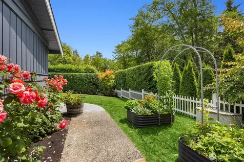 10430 NE Cascade Avenue Bainbridge Island WA 98110