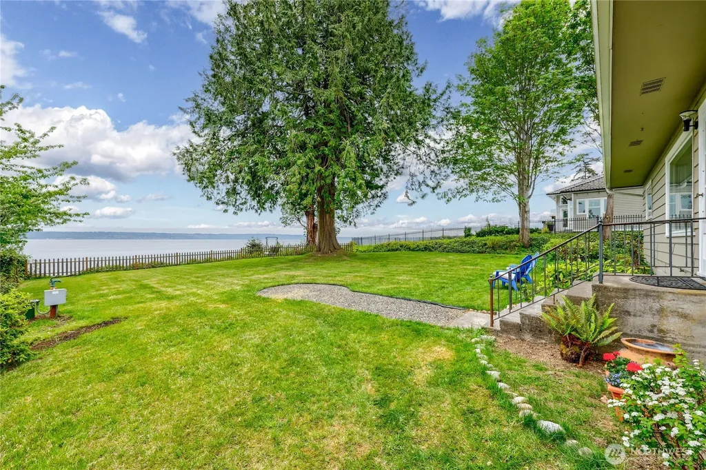 23932 Jefferson Point Road NE Kingston WA 98346