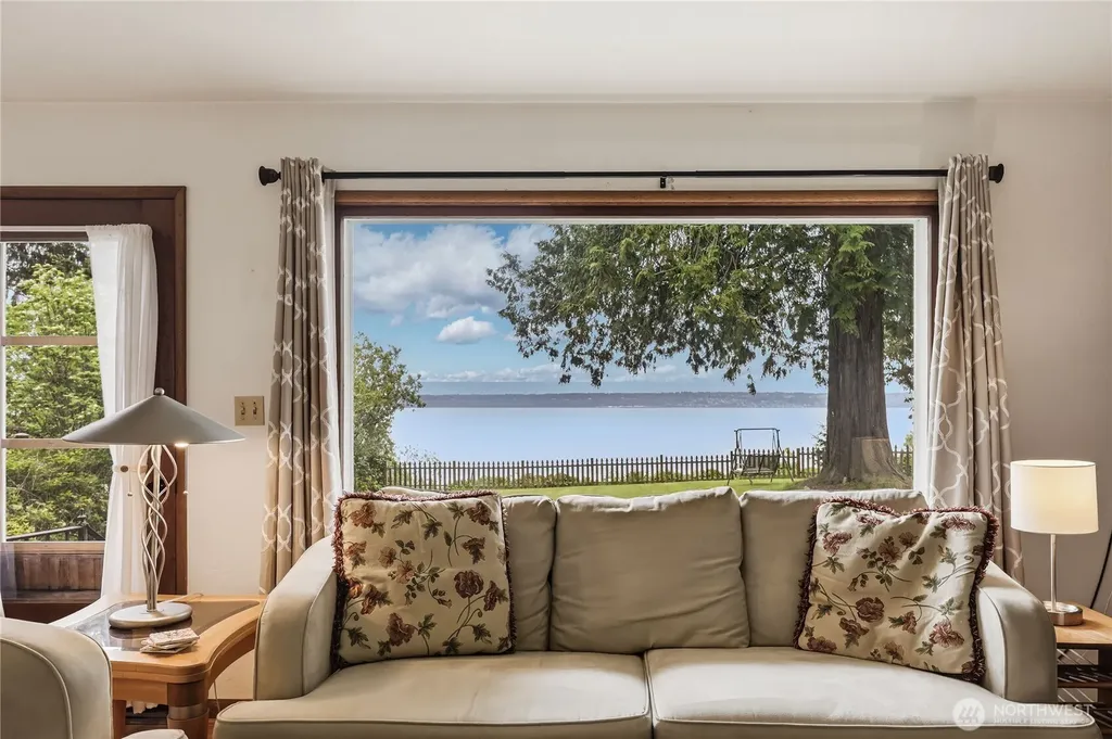 23932 Jefferson Point Road NE Kingston WA 98346