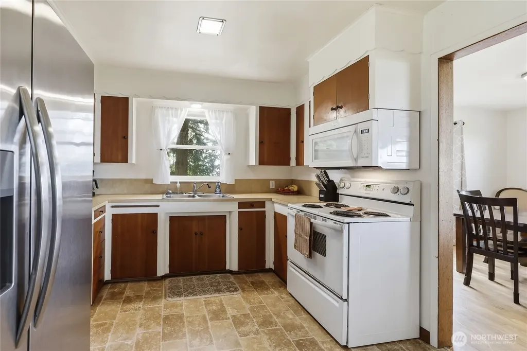 23932 Jefferson Point Road NE Kingston WA 98346