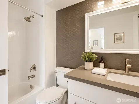 712 E Denny Wy Unit #502 Seattle WA 98122