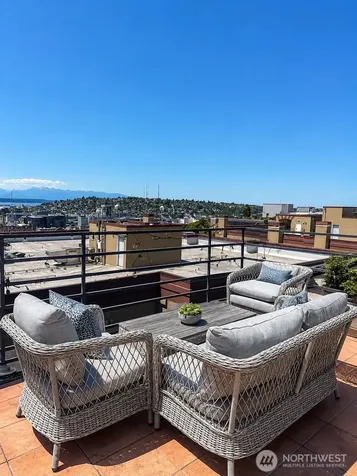 712 E Denny Wy Unit #502 Seattle WA 98122