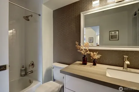712 E Denny Wy Unit #502 Seattle WA 98122
