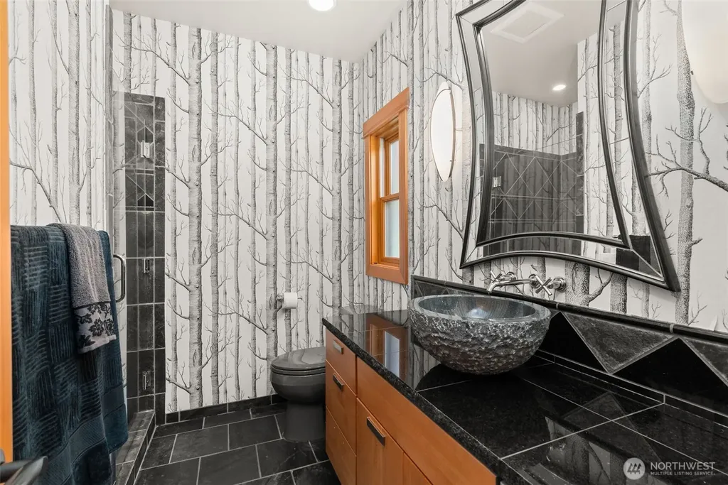 4702 Luhr Road NE Olympia WA 98516