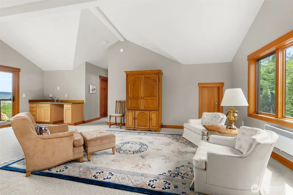 4702 Luhr Road NE Olympia WA 98516