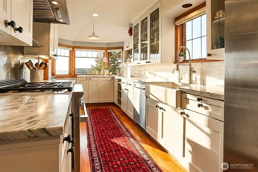 2301 Rosemont Place W Seattle WA 98199