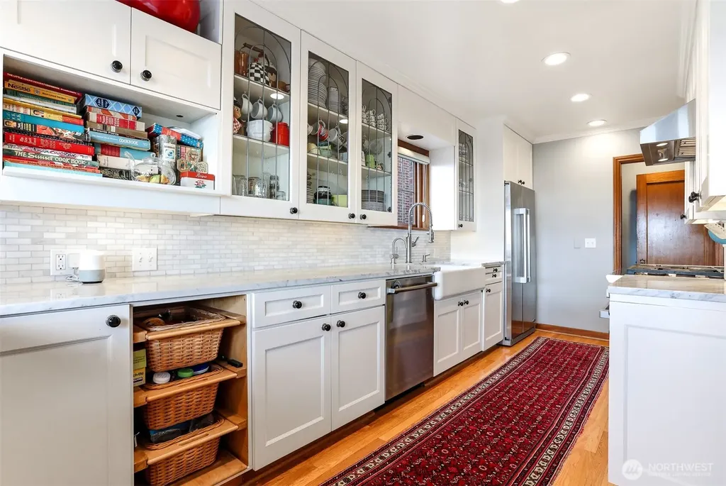 2301 Rosemont Place W Seattle WA 98199