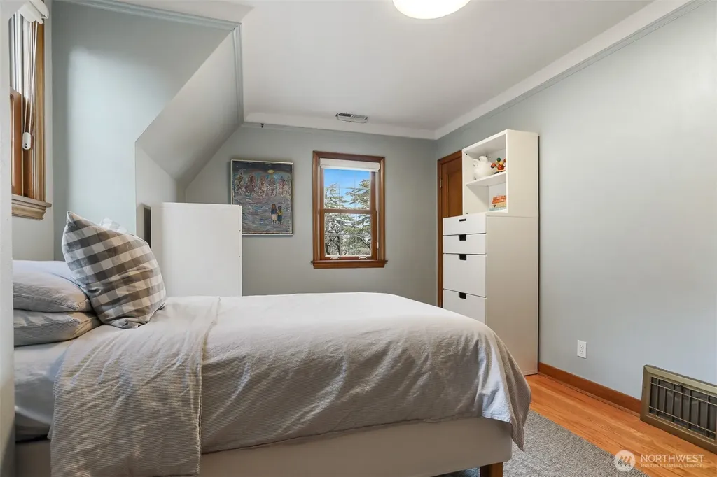 2301 Rosemont Place W Seattle WA 98199