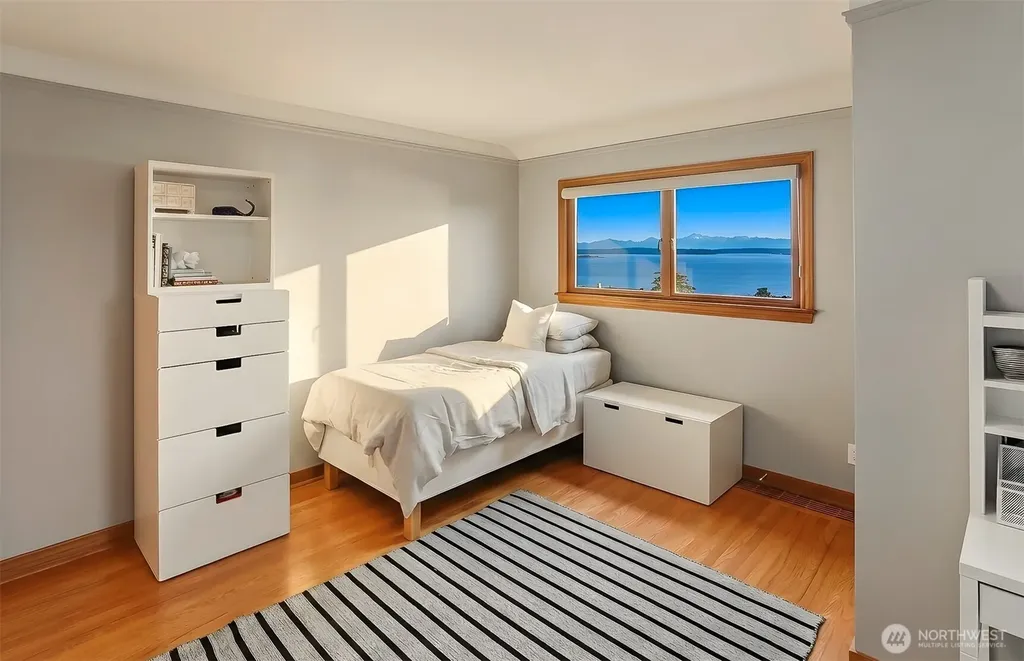2301 Rosemont Place W Seattle WA 98199