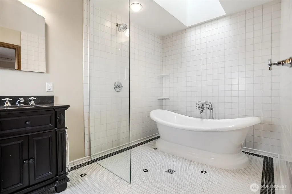 2301 Rosemont Place W Seattle WA 98199