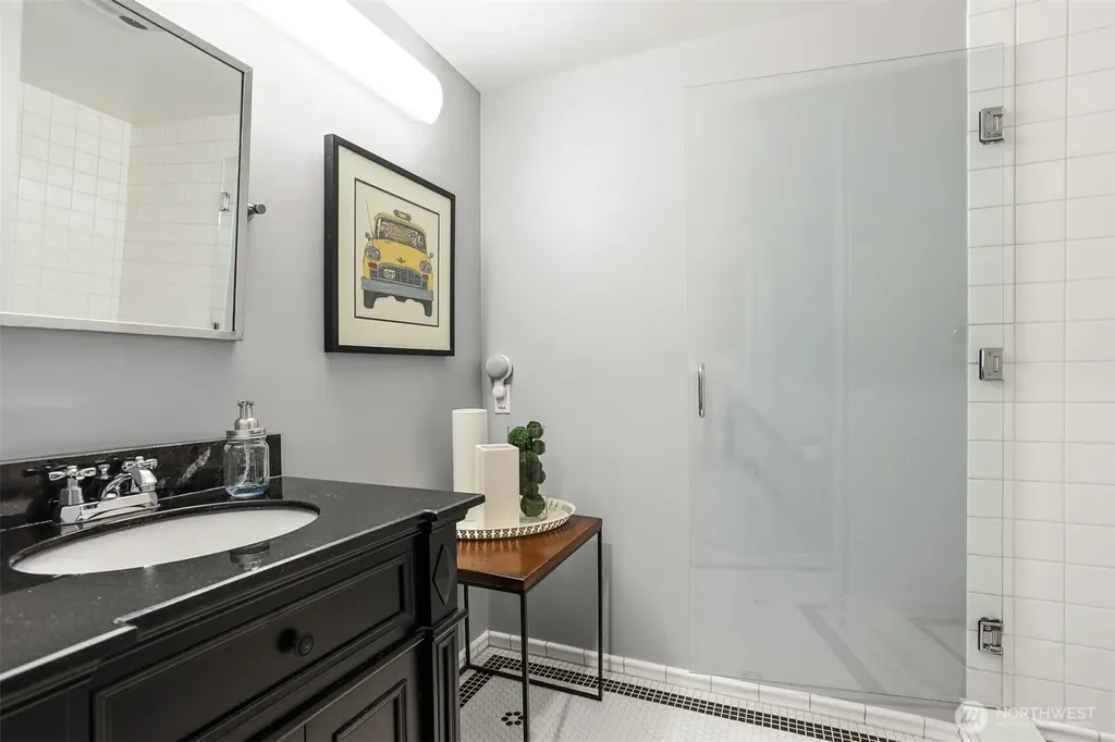 2301 Rosemont Place W Seattle WA 98199