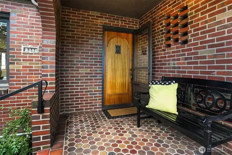 2301 Rosemont Place W Seattle WA 98199