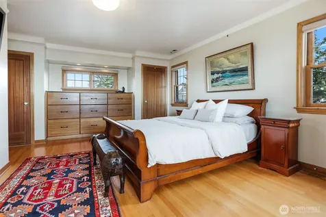 2301 Rosemont Place W Seattle WA 98199