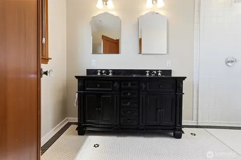 2301 Rosemont Place W Seattle WA 98199
