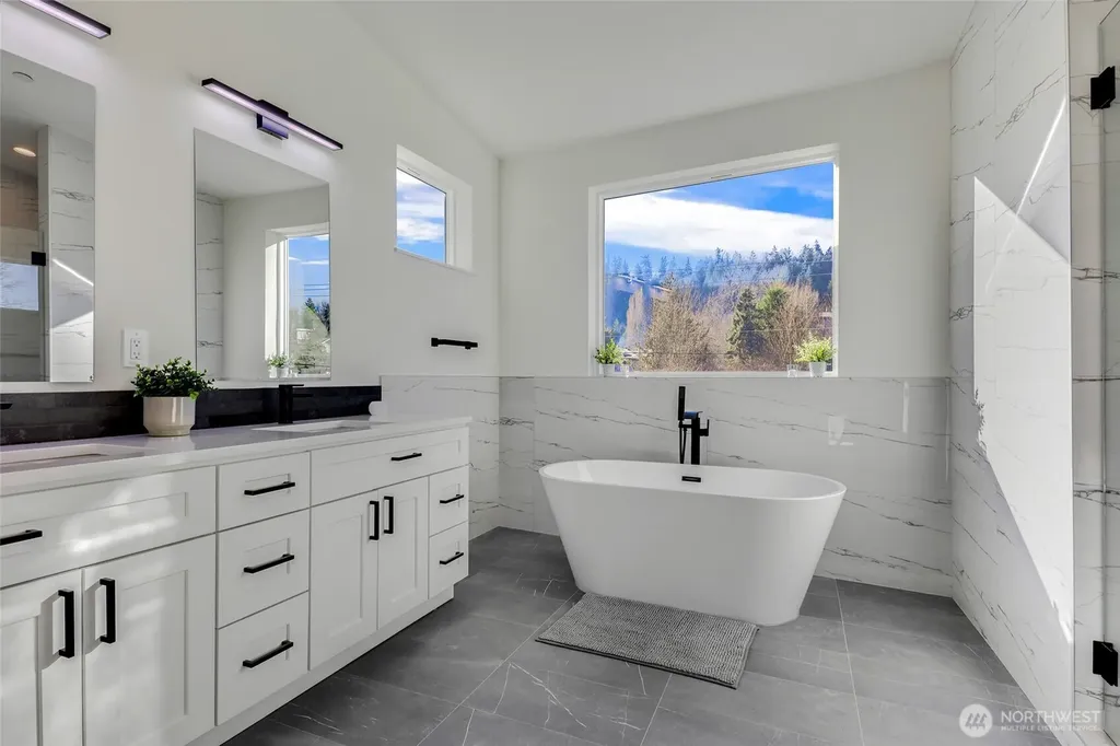 10618 E Riverside Drive Bothell WA 98011