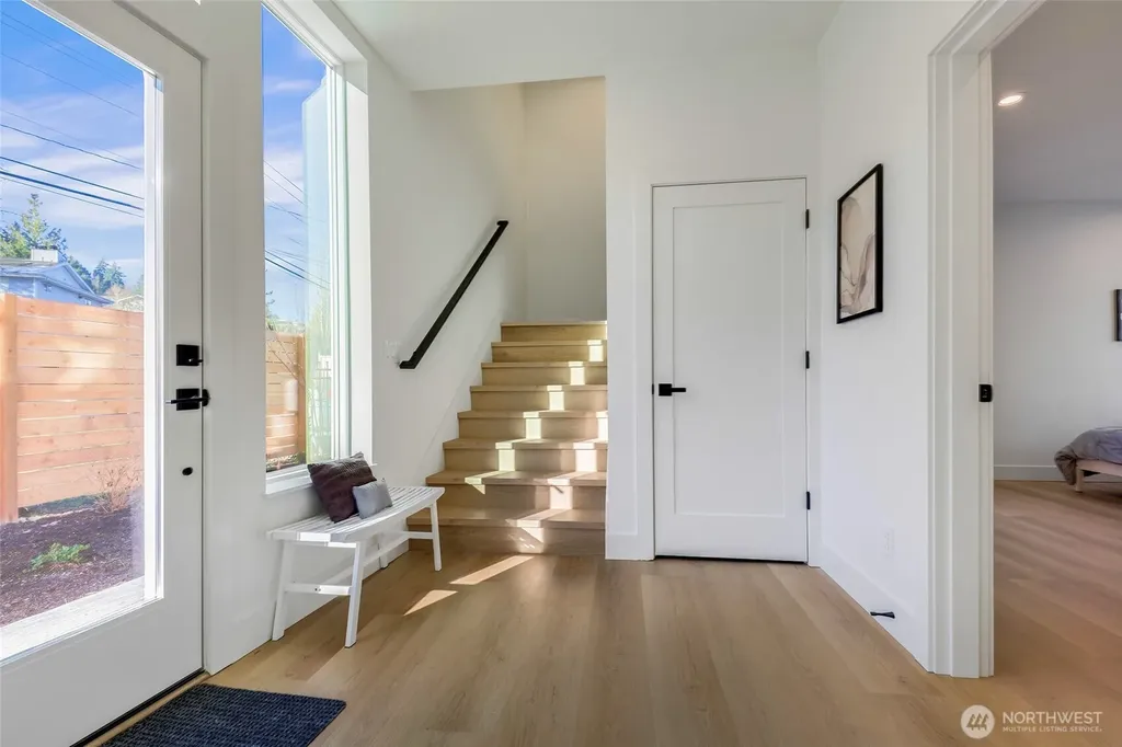 10618 E Riverside Drive Bothell WA 98011