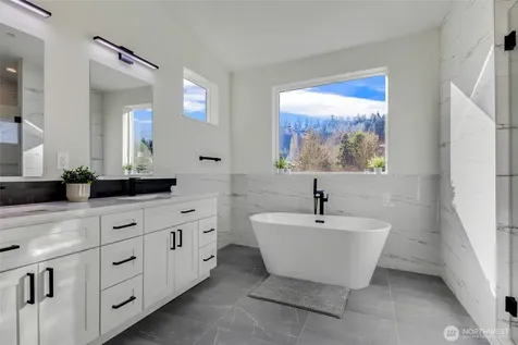 10618 E Riverside Drive Bothell WA 98011