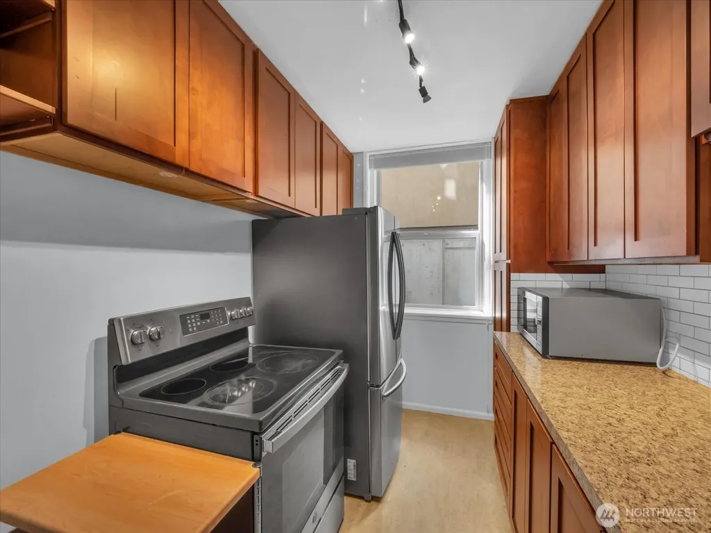 7 Harrison Street Seattle WA 98109