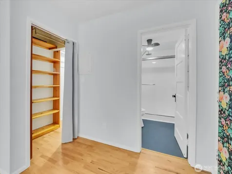 7 Harrison Street Seattle WA 98109