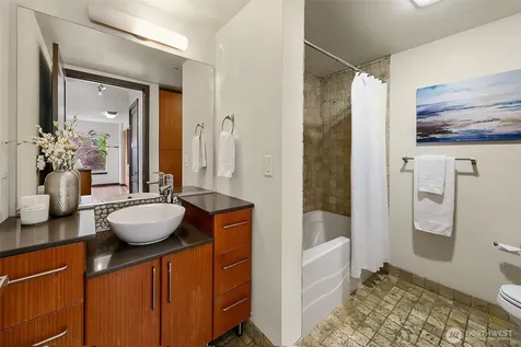 413 NE 70th Street Seattle WA 98115