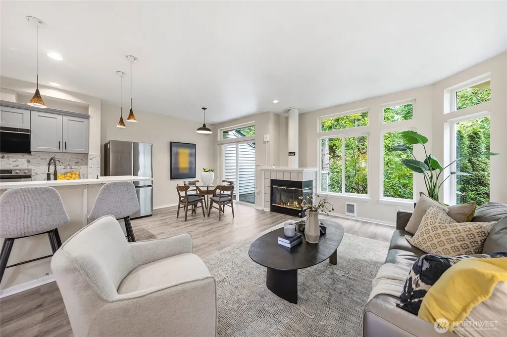 12541 NE 7th Place Bellevue WA 98005