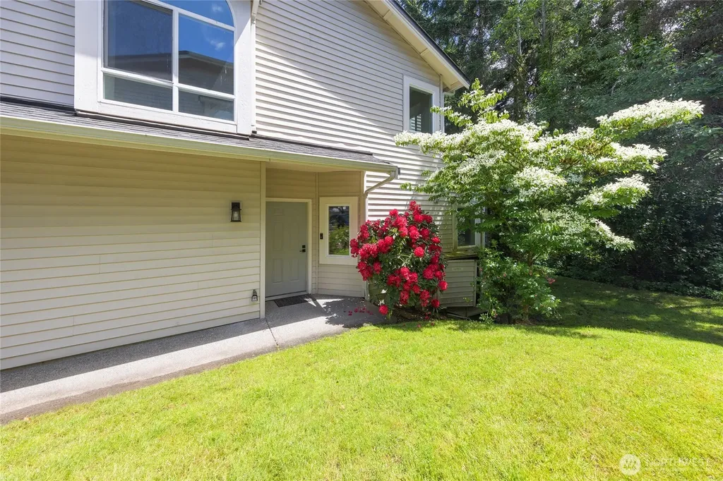 12541 NE 7th Place Bellevue WA 98005