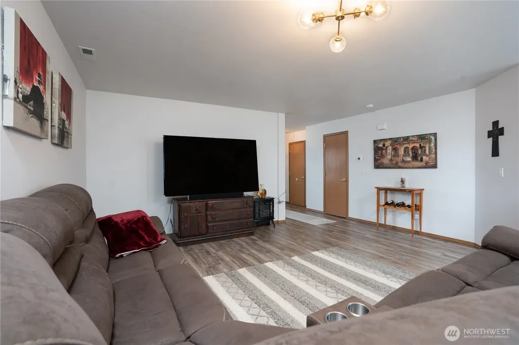 11916 130th Street E Puyallup WA 98374