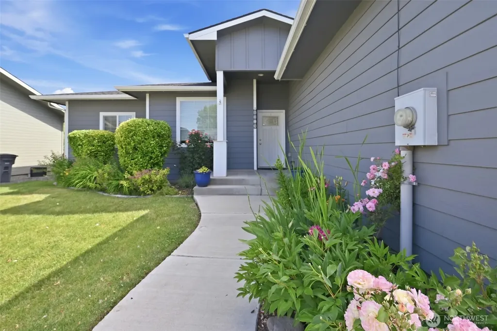 8019 Vialago Parkway Zillah WA 98953