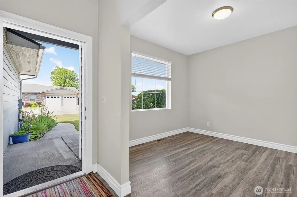 8019 Vialago Parkway Zillah WA 98953