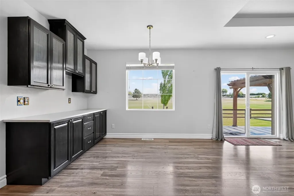 8019 Vialago Parkway Zillah WA 98953