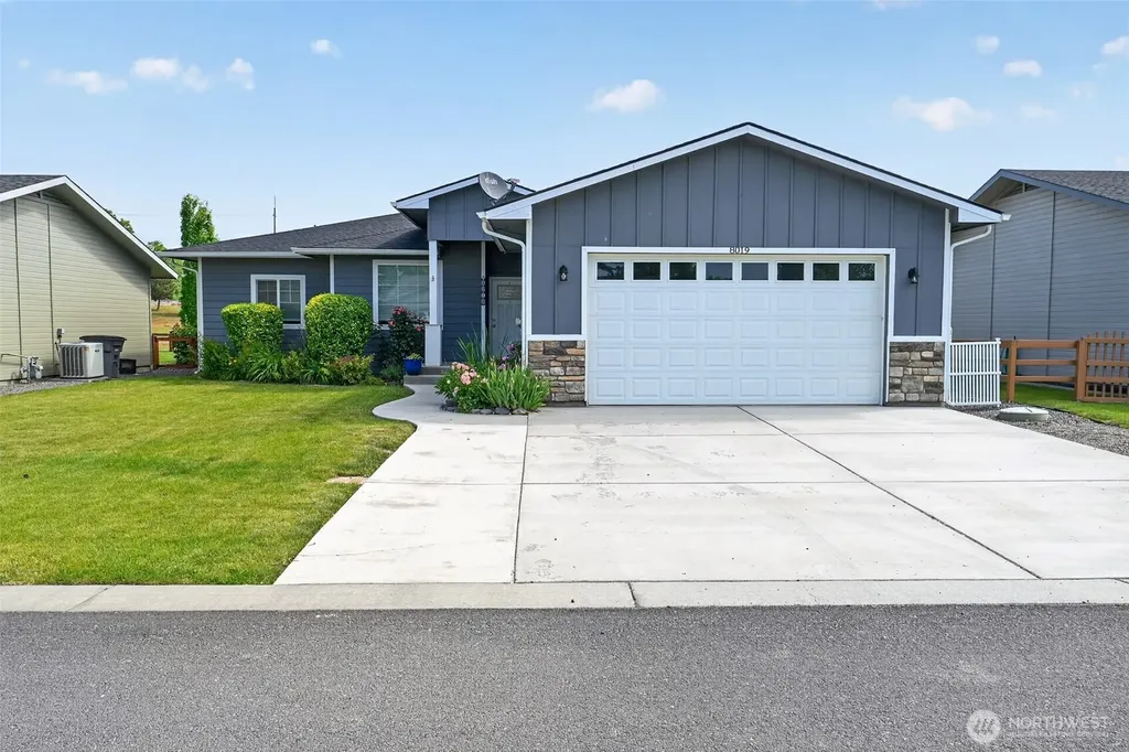 8019 Vialago Parkway Zillah WA 98953