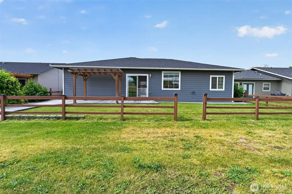 8019 Vialago Parkway Zillah WA 98953