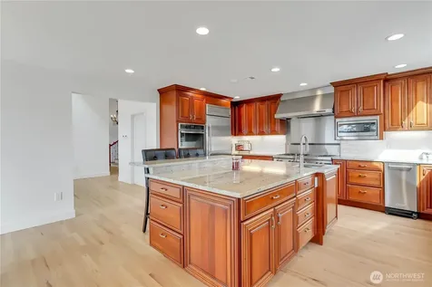 535 208th Avenue NE Sammamish WA 98075
