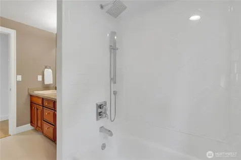 535 208th Avenue NE Sammamish WA 98075