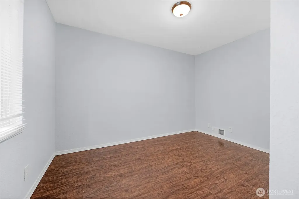 17806 83rd Place NE Kenmore WA 98028