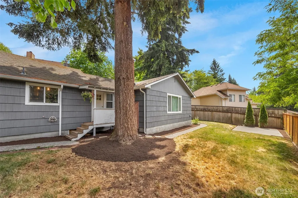 17806 83rd Place NE Kenmore WA 98028