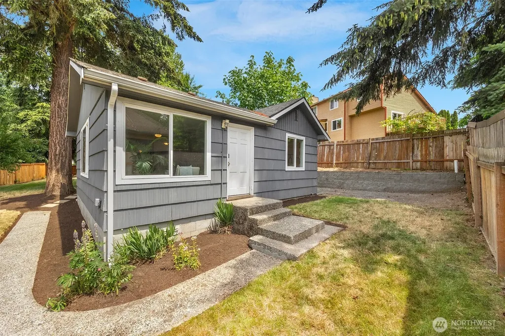 17806 83rd Place NE Kenmore WA 98028