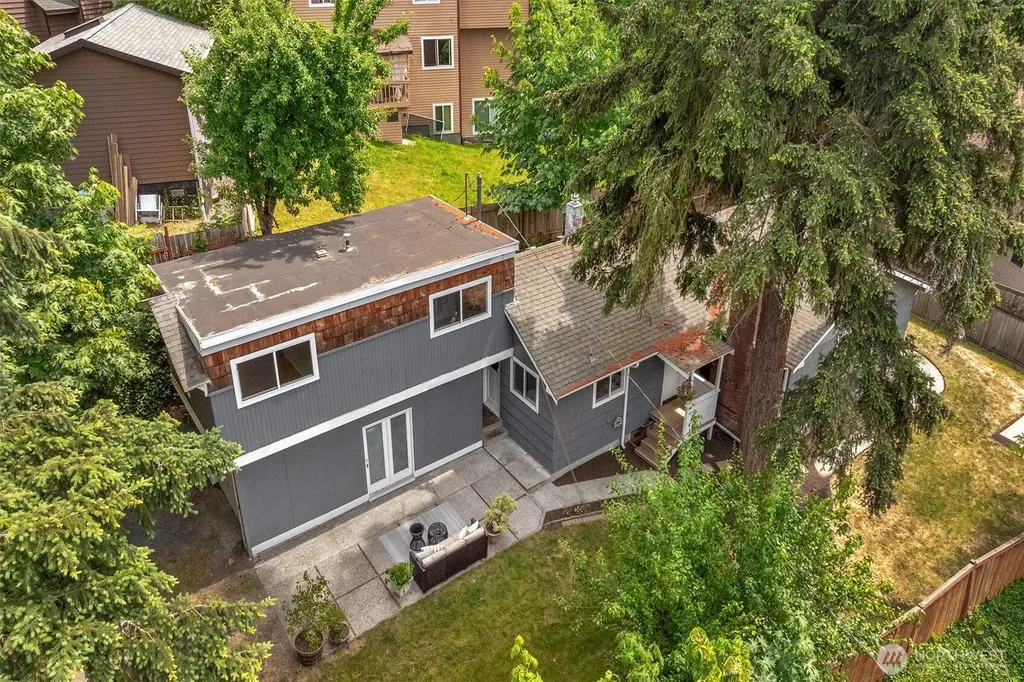 17806 83rd Place NE Kenmore WA 98028