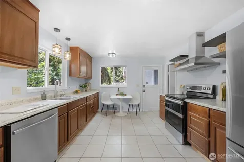 17806 83rd Place NE Kenmore WA 98028
