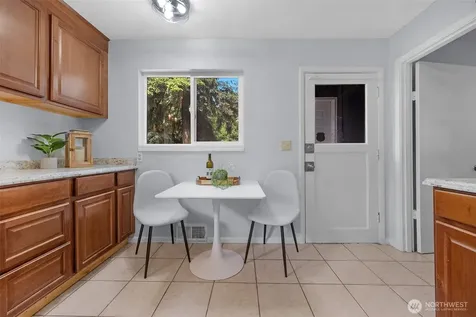 17806 83rd Place NE Kenmore WA 98028