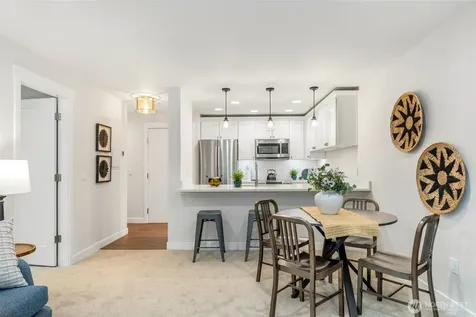 275 W Roy Street Seattle WA 98119