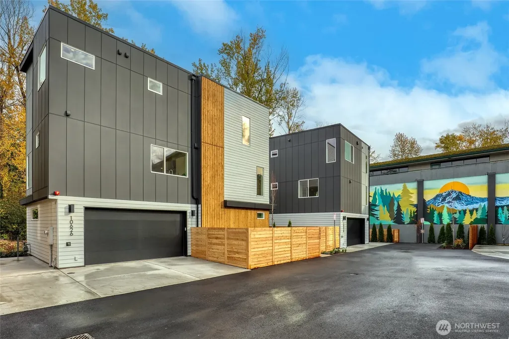 10628 E Riverside Drive Bothell WA 98011