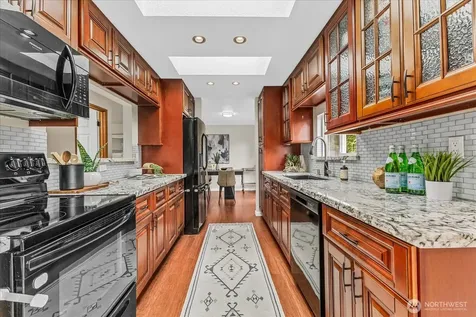 10908 18th Street SE Lake Stevens WA 98258