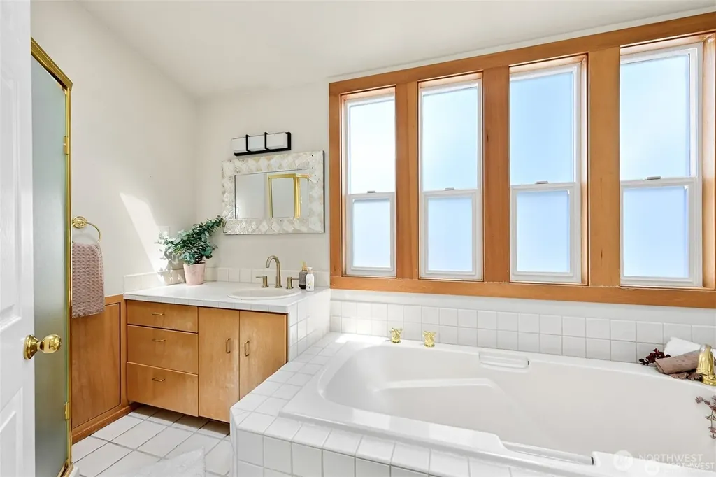 809 12th Street Bellingham WA 98225