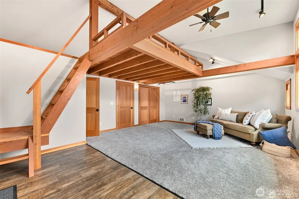 809 12th Street Bellingham WA 98225