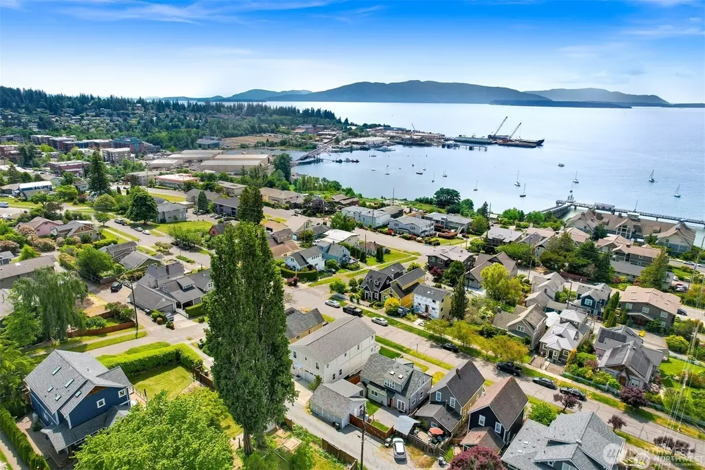 809 12th Street Bellingham WA 98225