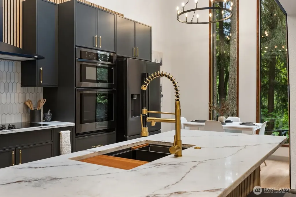 11730 Clearview Drive Edmonds WA 98026