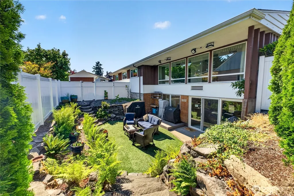 610 4th Street NE Puyallup WA 98372